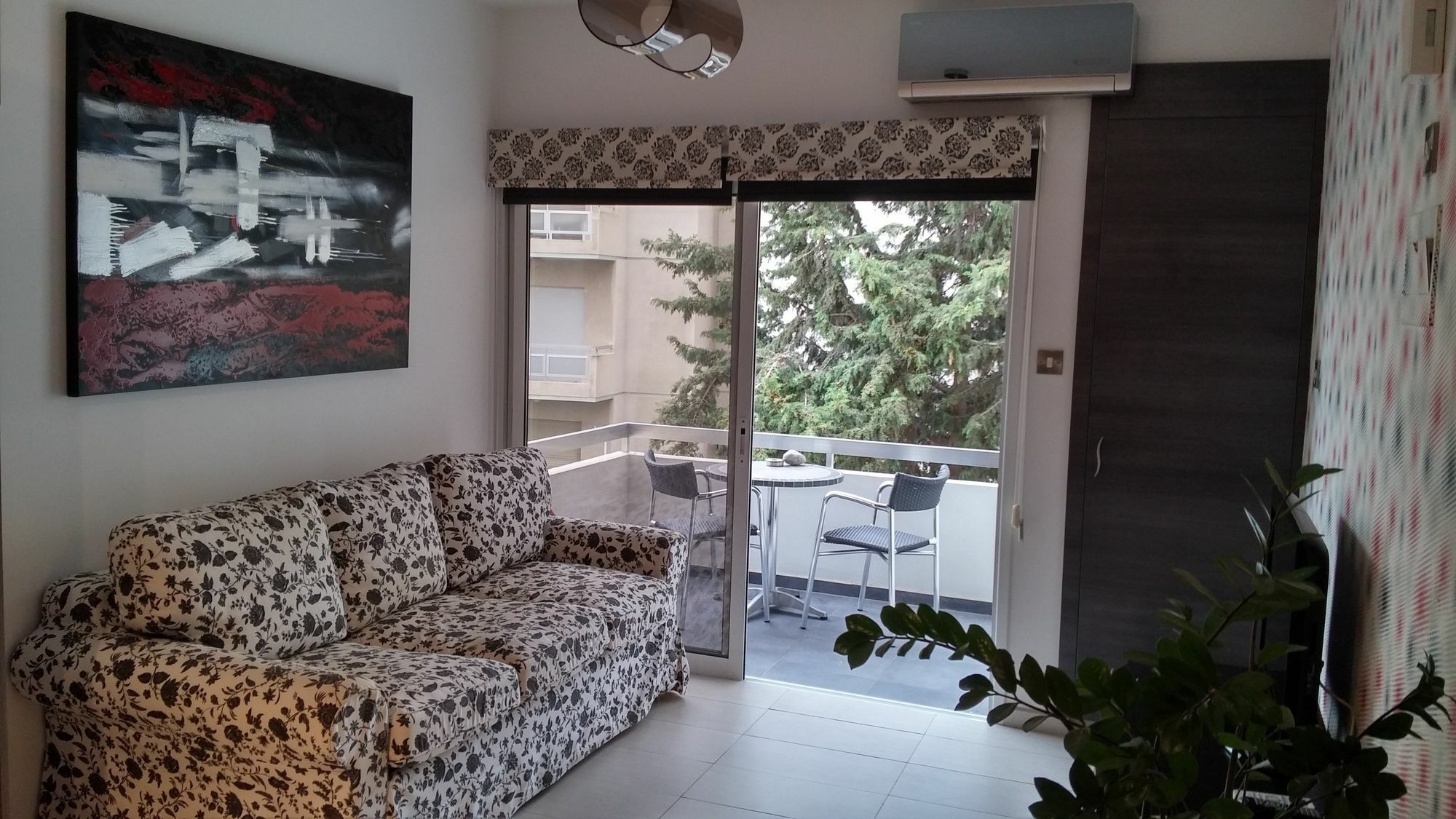 Green Valley Modern Studio Limassol Exteriör bild